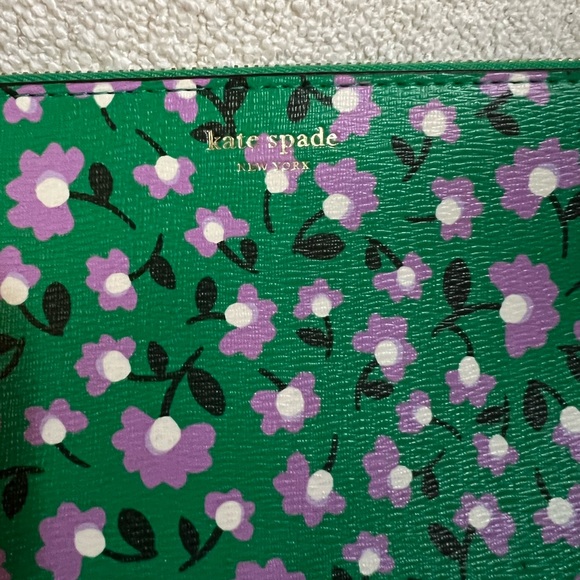 Kate Spade ♠️ New York Spencer Party Floral Pouch Wristlet - Picture 3 of 13